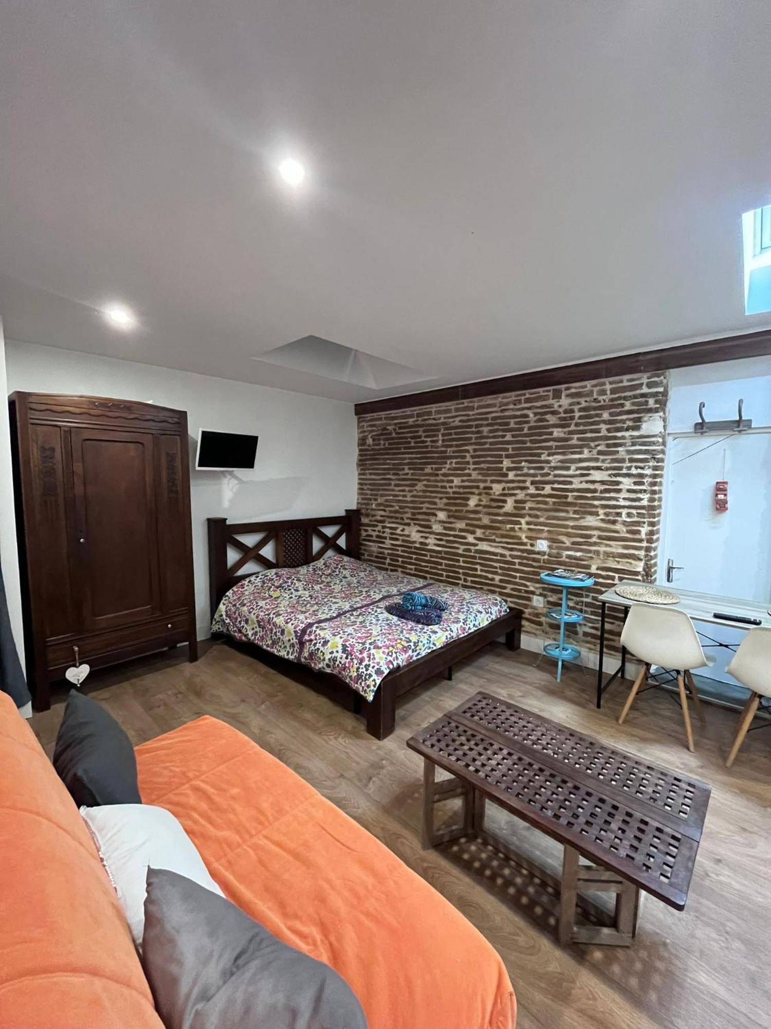 Le Cours Foucault - 3 Appartements - 8 Couchages Montauban Luaran gambar